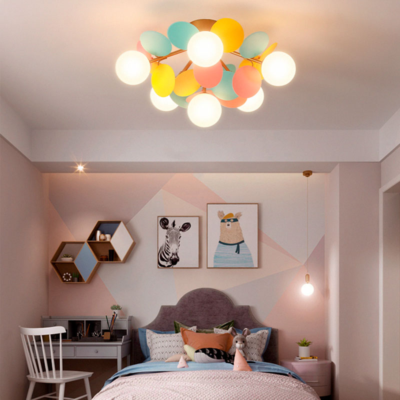Потолочная люстра в современном стиле с шарообразными матовыми плафонами и декором в виде цветных дисков MATISSE C фото 12