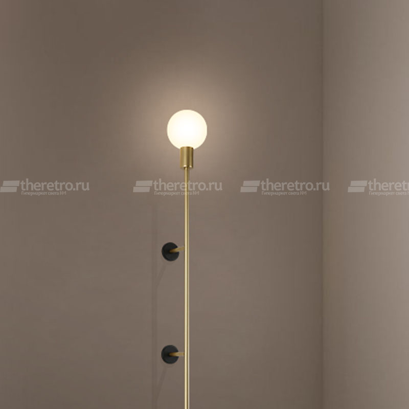 Настенный светильник со стеклянными шарообразными плафонами на длинном .